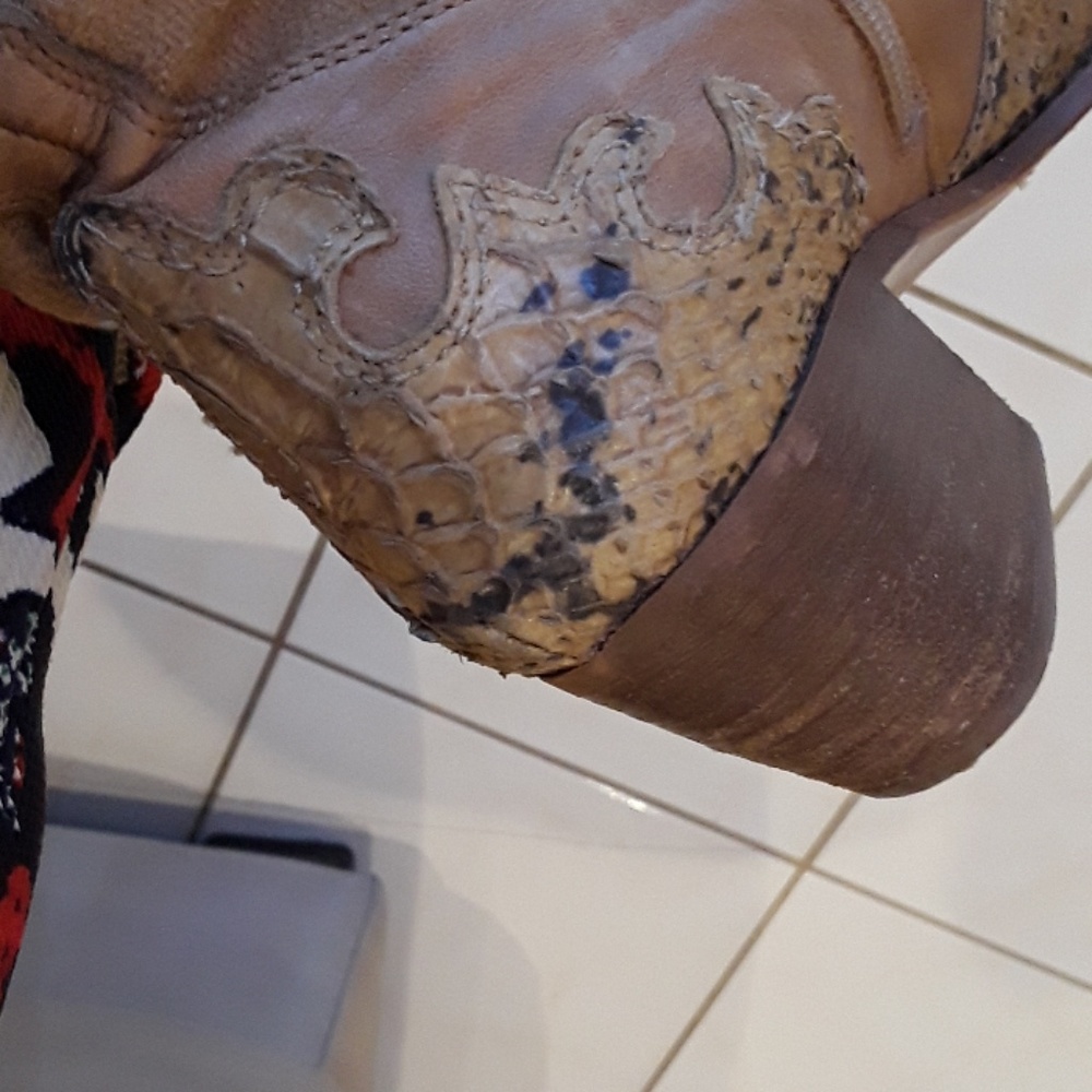 Cowboy boots for women, size 7 - Picture 4 of 8